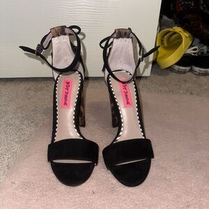 Betsey Johnson Cheetah Print Chunk Heels - Size 5.5